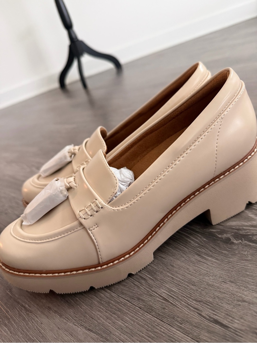 Naturalizer Women's Cream Chunky Loafers